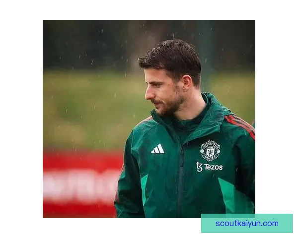 马奎尔在曼联状态回暖，近期表现稳健引发关注